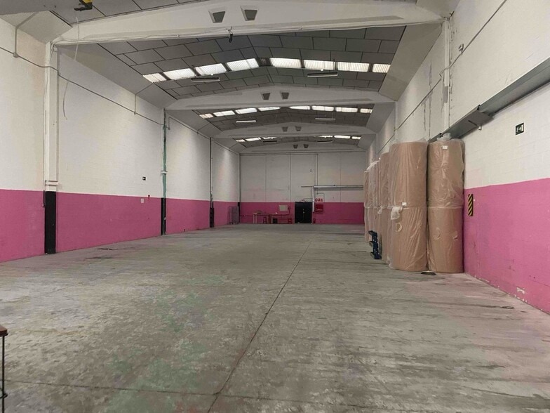 Industrial in San Fernando de Henares, Madrid for lease - Primary Photo - Image 1 of 8