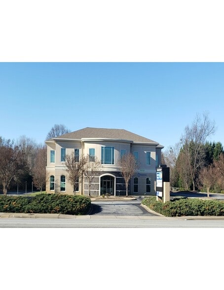 1460 John B White SR Blvd, Spartanburg, SC à louer - Photo du bâtiment - Image 1 de 10