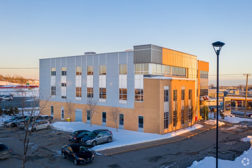 20865 Ch De La Côte N, Blainville, QC à louer - Photo du bâtiment - Image 3 de 4