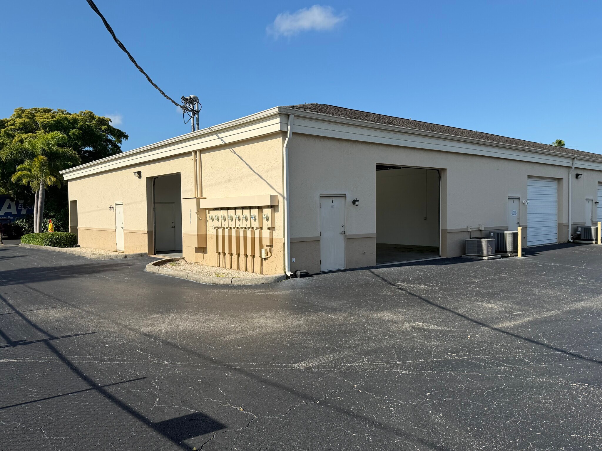 5929 Youngquist Rd, Fort Myers, FL for lease Building Photo- Image 1 of 6