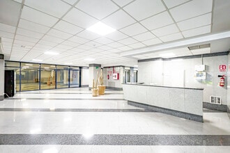 Calle Valle de Alcudia, 1, Las Rozas de Madrid, Madrid for lease Interior Photo- Image 2 of 3