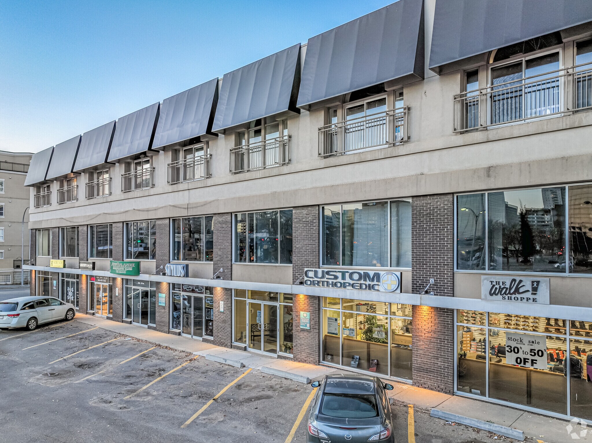 10538 102nd Ave NW, Edmonton, AB for sale Primary Photo- Image 1 of 1