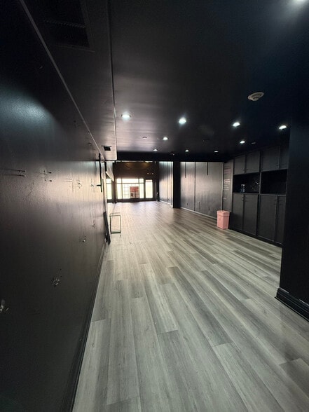 930 S Robertson Blvd, Los Angeles, CA for lease - Building Photo - Image 3 of 7