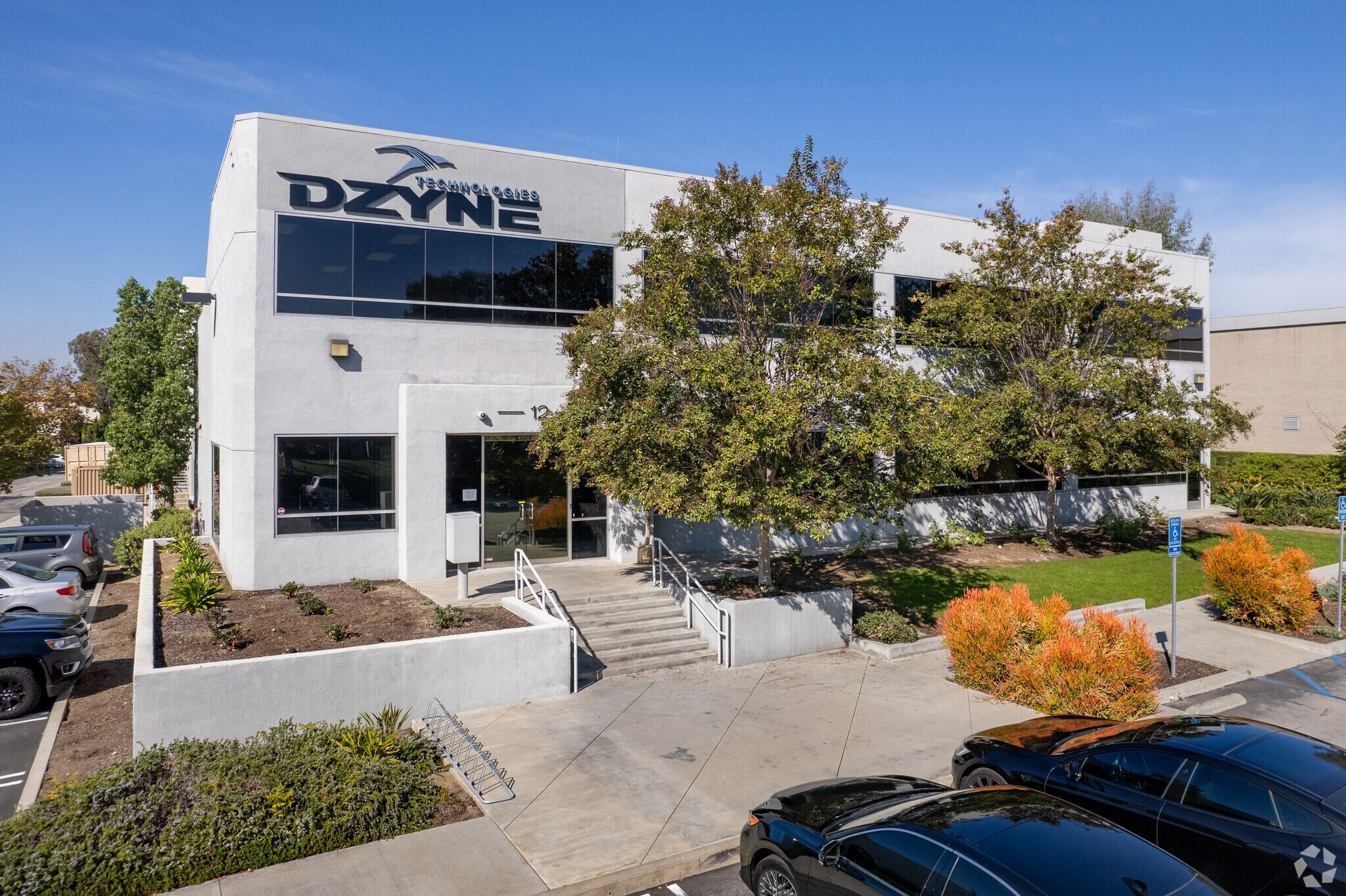 12 Chrysler, Irvine, CA for lease Primary Photo- Image 1 of 7