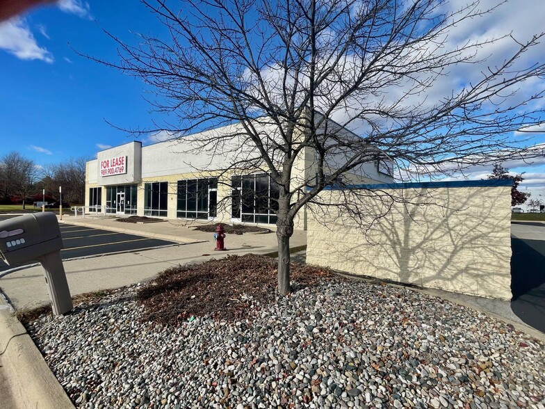 5901 Brockway Rd, Saginaw, MI for sale - Building Photo - Image 3 of 22