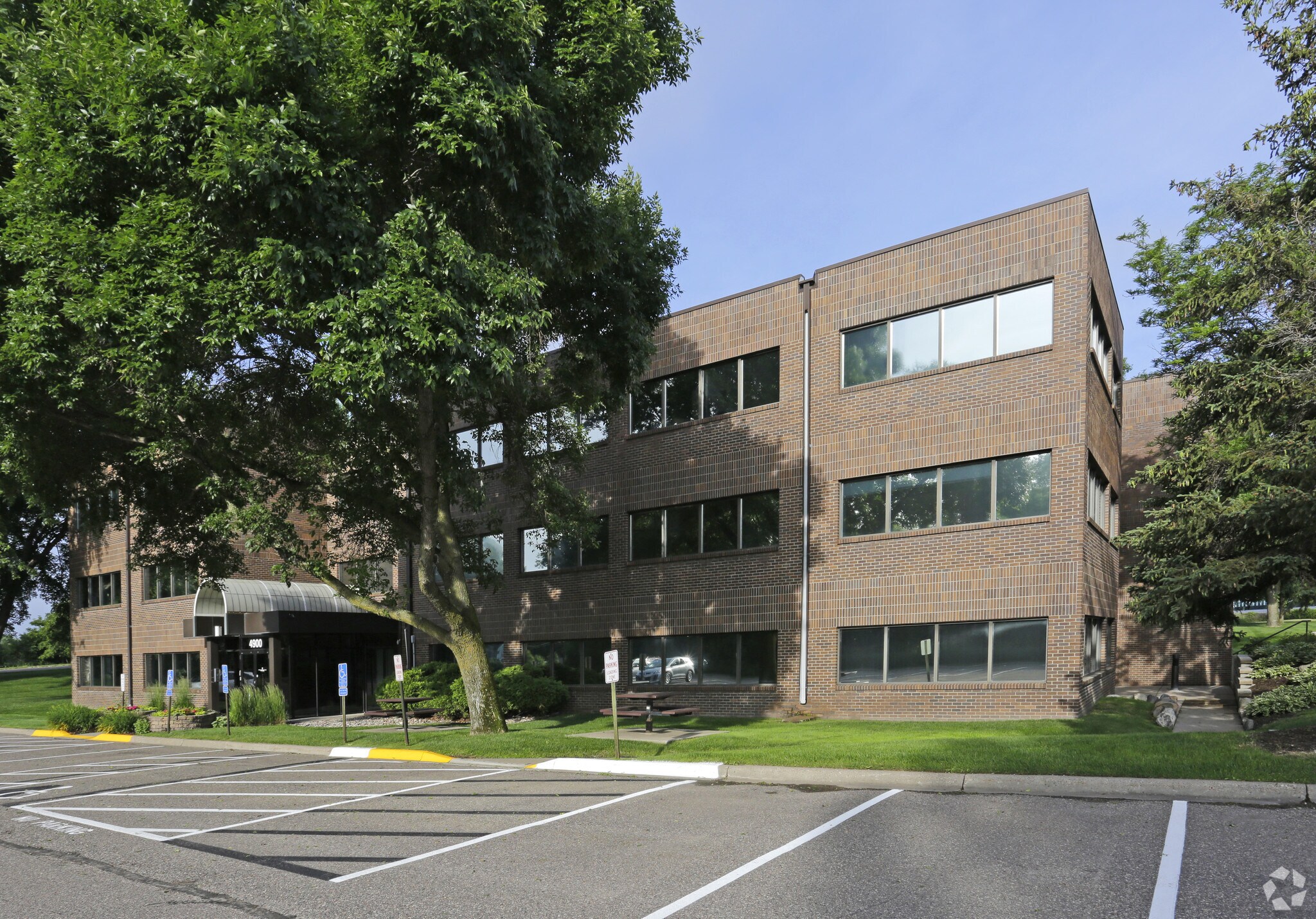 4900 Hwy 169 N, New Hope, MN à louer Photo principale- Image 1 de 4
