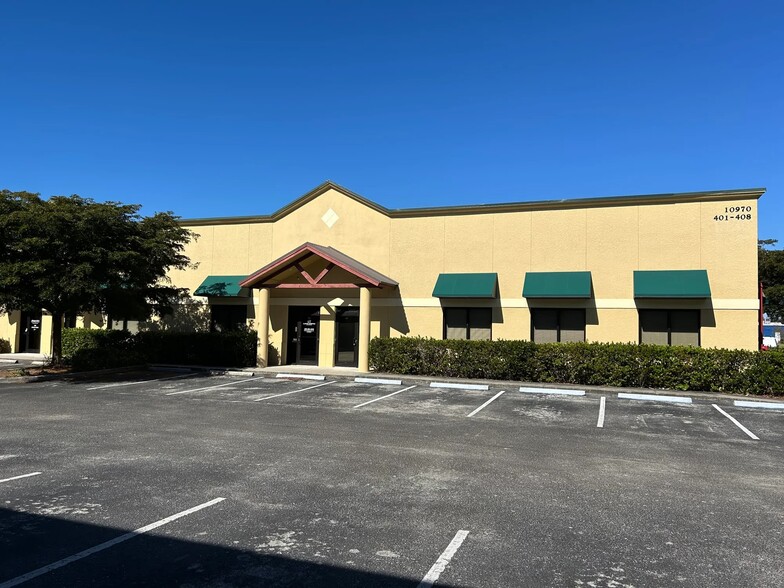 10960 S Cleveland Ave, Fort Myers, FL à louer - Photo du bâtiment - Image 1 de 2