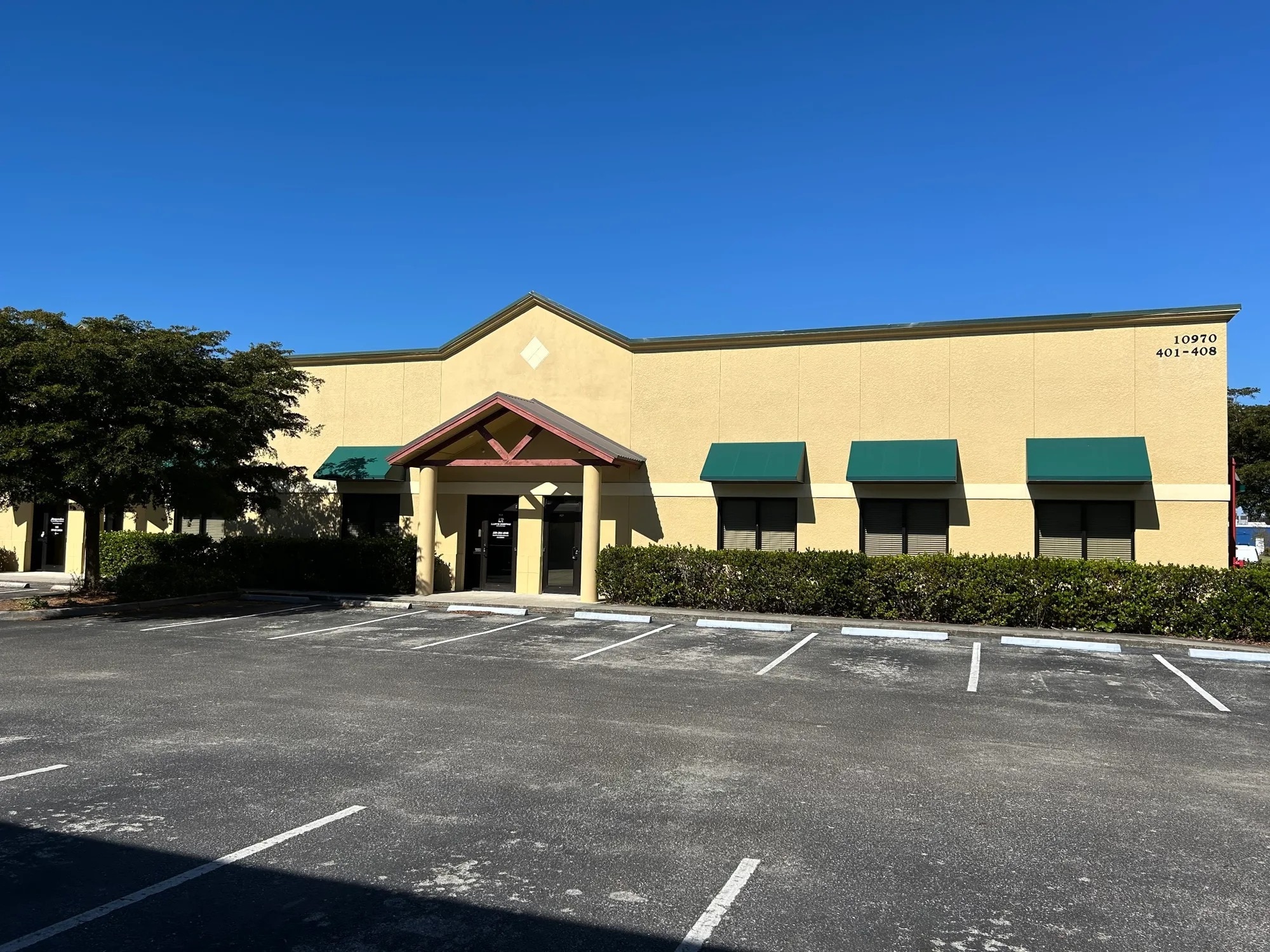 Page Field Plaza Suite 402, Fort Myers, FL for lease Building Photo- Image 1 of 4
