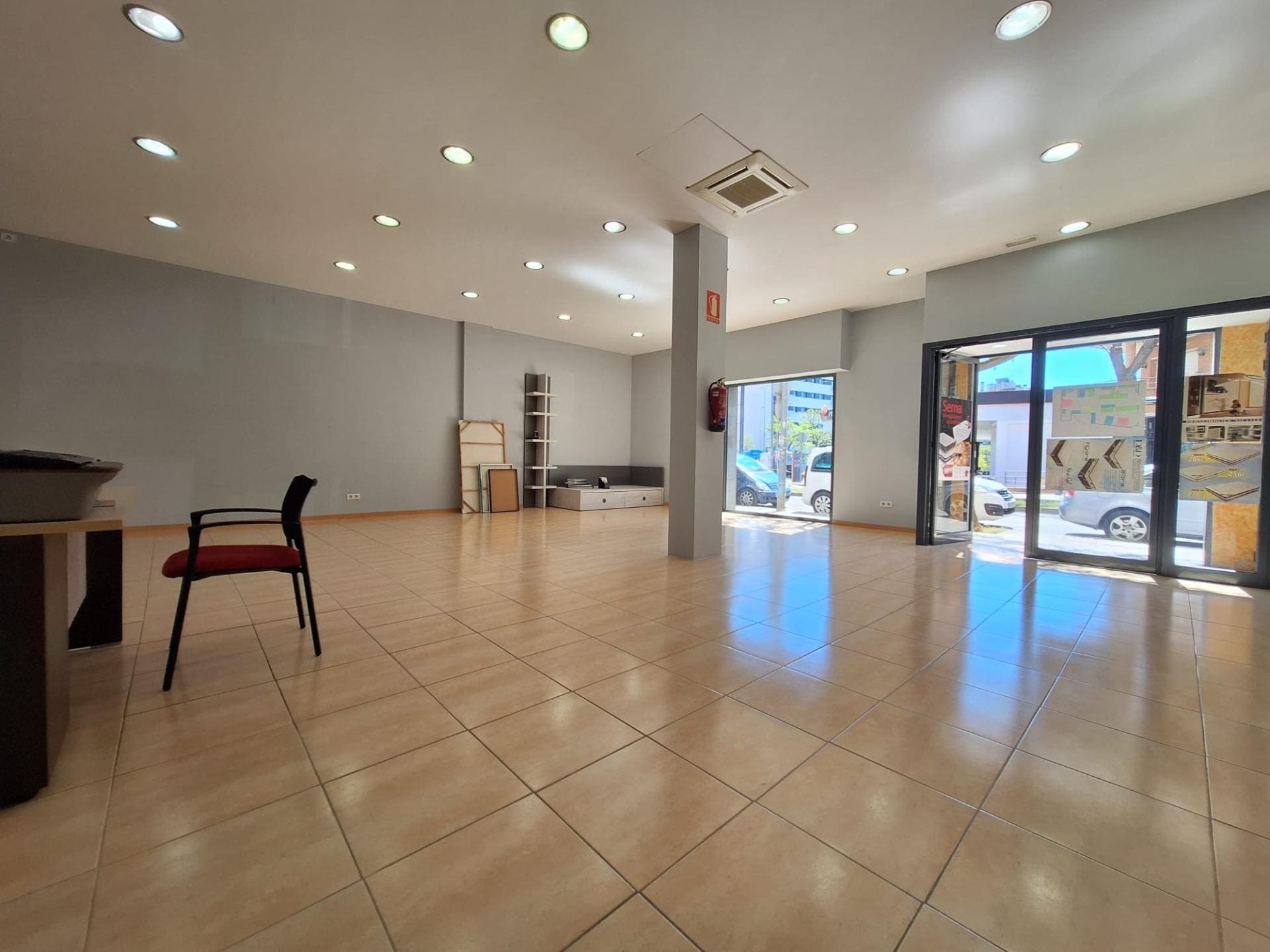 Immeuble residentiel dans Barberà del Vallès, Barcelona à vendre Photo principale- Image 1 de 4