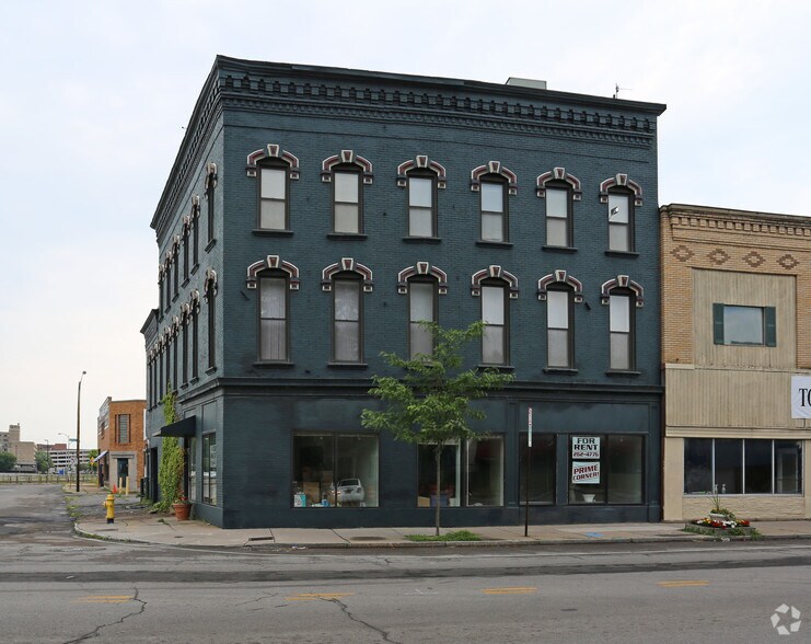 182-184 Monroe Ave, Rochester, NY for sale - Primary Photo - Image 1 of 8
