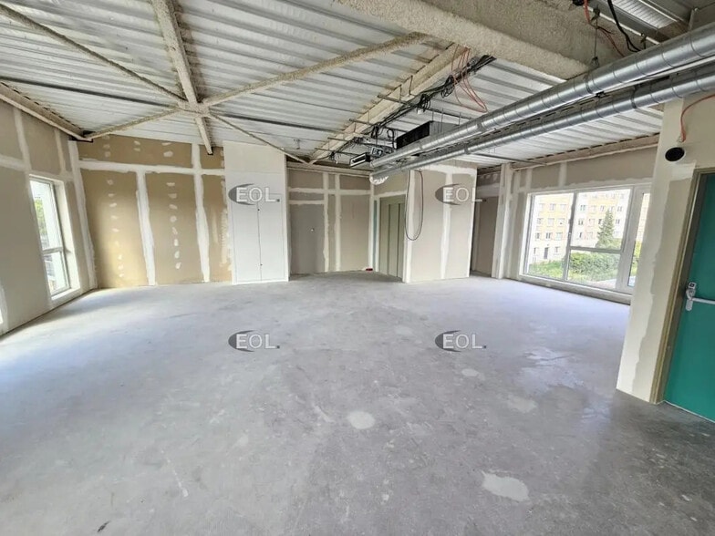 Office in Cachan for lease - Interior Photo - Image 2 of 10