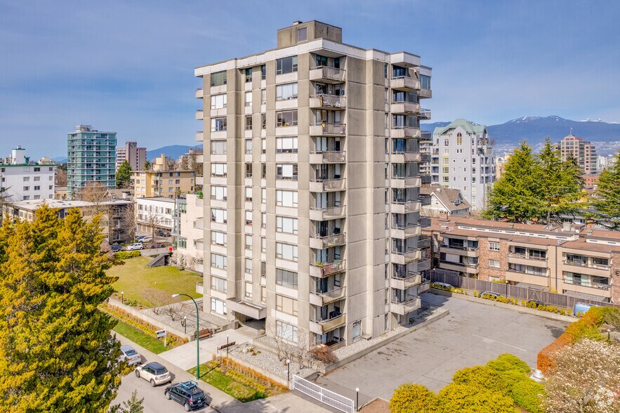 1255 W 14th Ave, Vancouver, BC à vendre - Photo du bâtiment - Image 3 de 8