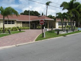 Plus de détails pour 206 23rd Ave, Indian Rocks Beach, FL - Spécialité à vendre