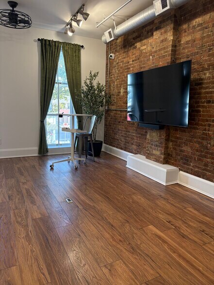 20-22 Broad St, Red Bank, NJ à louer - Photo du bâtiment - Image 2 de 9