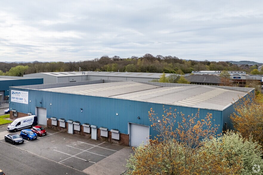 Navigation Dr, Brierley Hill à louer - Photo du bâtiment - Image 2 de 2