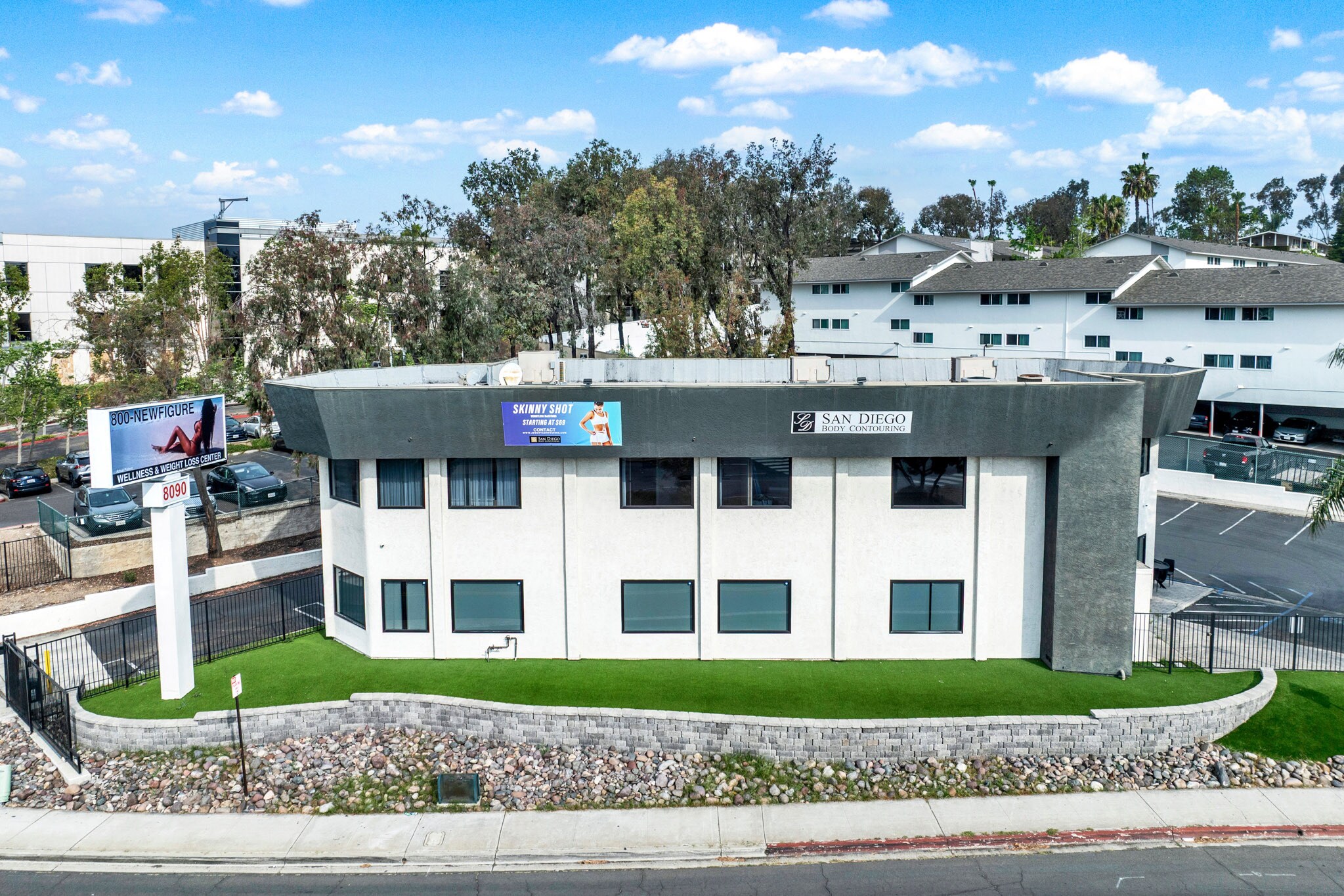 8090 Parkway Dr, La Mesa, CA à louer Photo du bâtiment- Image 1 de 15