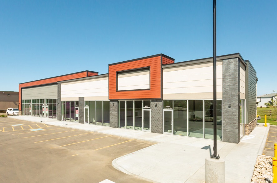 118 Westwood Blvd, Fort Saskatchewan, AB for lease - Primary Photo - Image 1 of 3
