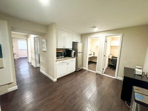 800 W Ivy St, San Diego, CA for lease Interior Photo- Image 1 of 6
