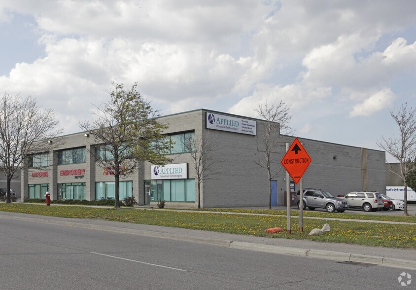 2 Wilkinson Rd, Brampton, ON à vendre - Photo principale - Image 1 de 1