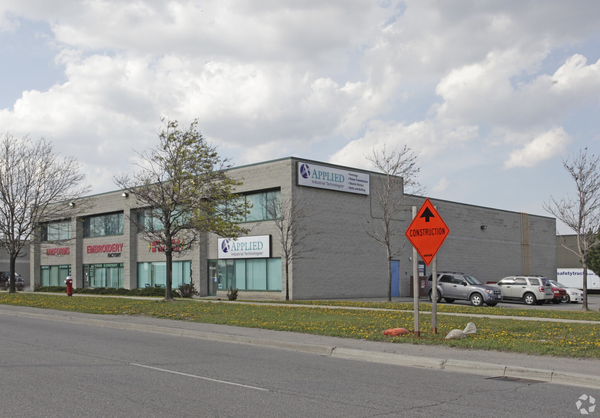 2 Wilkinson Rd, Brampton, ON à vendre Photo principale- Image 1 de 1