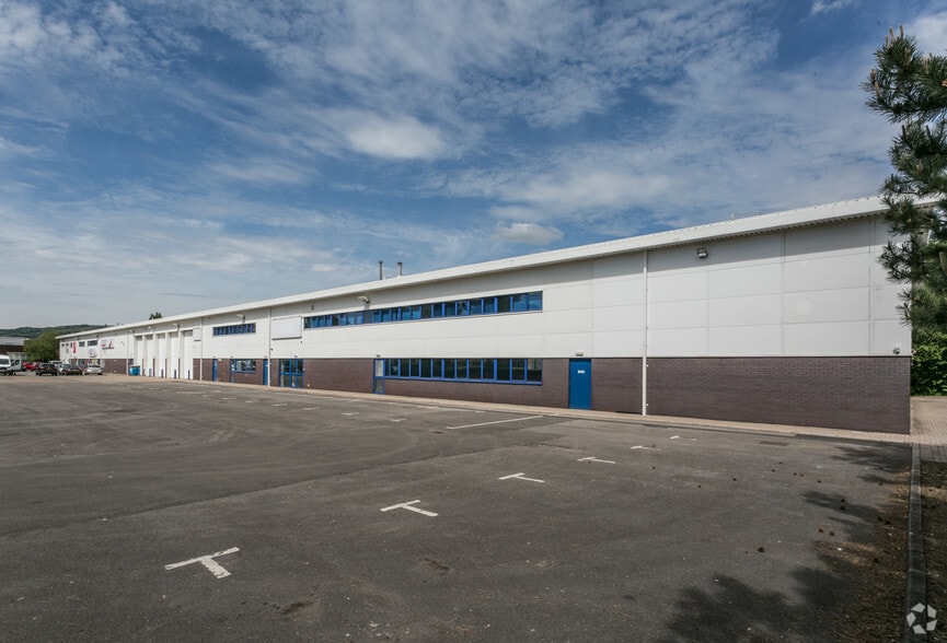 Main Ave, Pontypridd for lease - Building Photo - Image 2 of 4