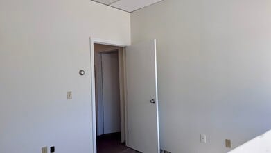 700-720 Hopmeadow St, Simsbury, CT à louer Photo intérieure- Image 2 de 4