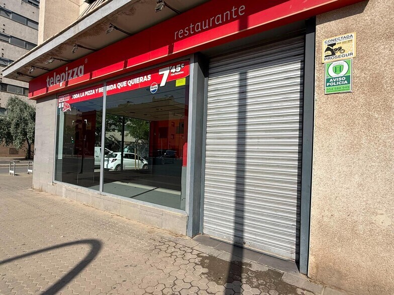 Commerce de détail dans Séville, Sevilla à louer - Photo du bâtiment - Image 2 de 22