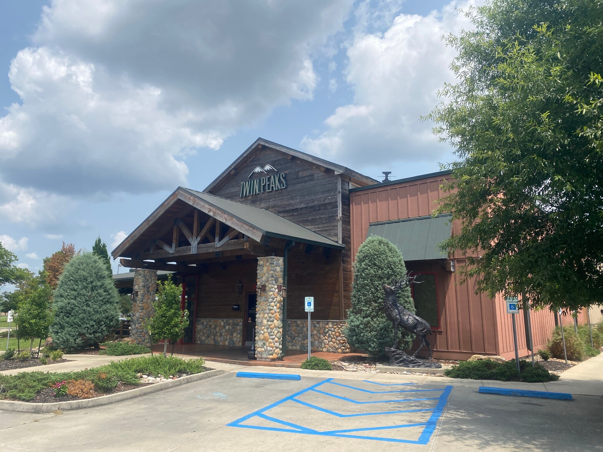 5801 Johnston St, Lafayette, LA à vendre Photo du bâtiment- Image 1 de 33