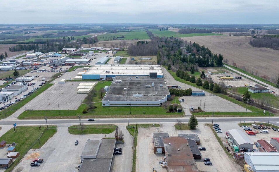 165 Kincardine Hwy, Brockton, ON à louer - Photo du bâtiment - Image 2 de 4