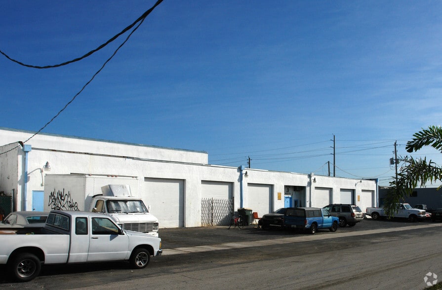 201 NW 1st Ave, Hallandale, FL for lease - Building Photo - Image 2 of 2