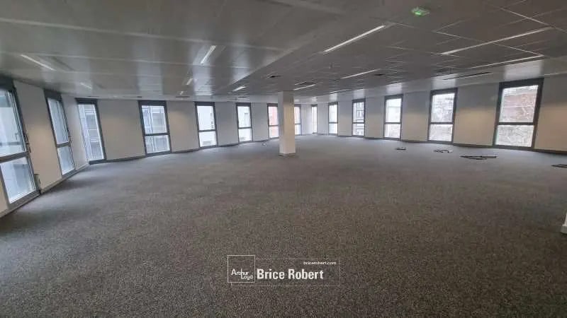 Bureau dans Lyon à louer Photo du bâtiment- Image 1 de 1