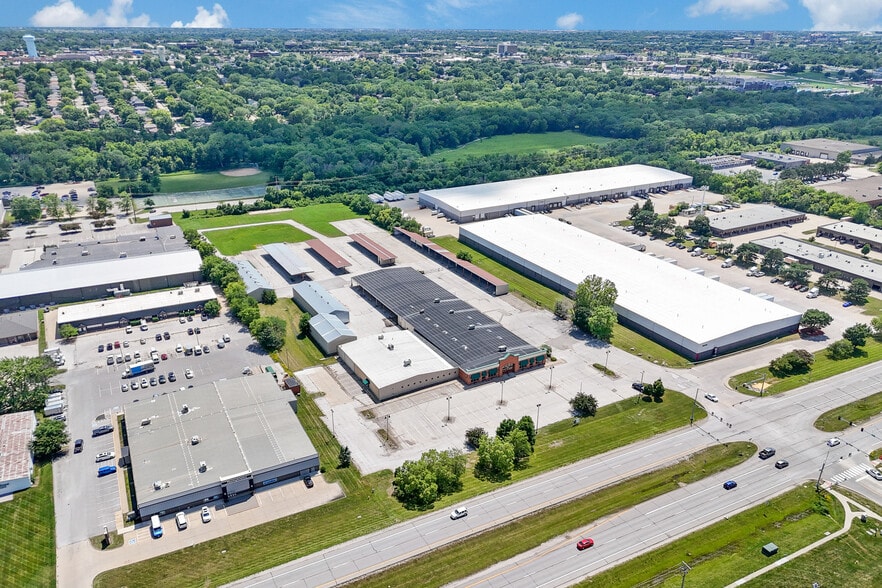 10320 Hickman Rd, Clive, IA for lease - Building Photo - Image 3 of 9