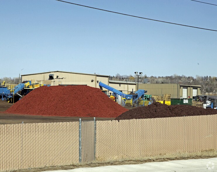 3 Assembly Ct portefeuille de 2 propriétés à vendre sur LoopNet.ca - Photo principale - Image 1 de 1