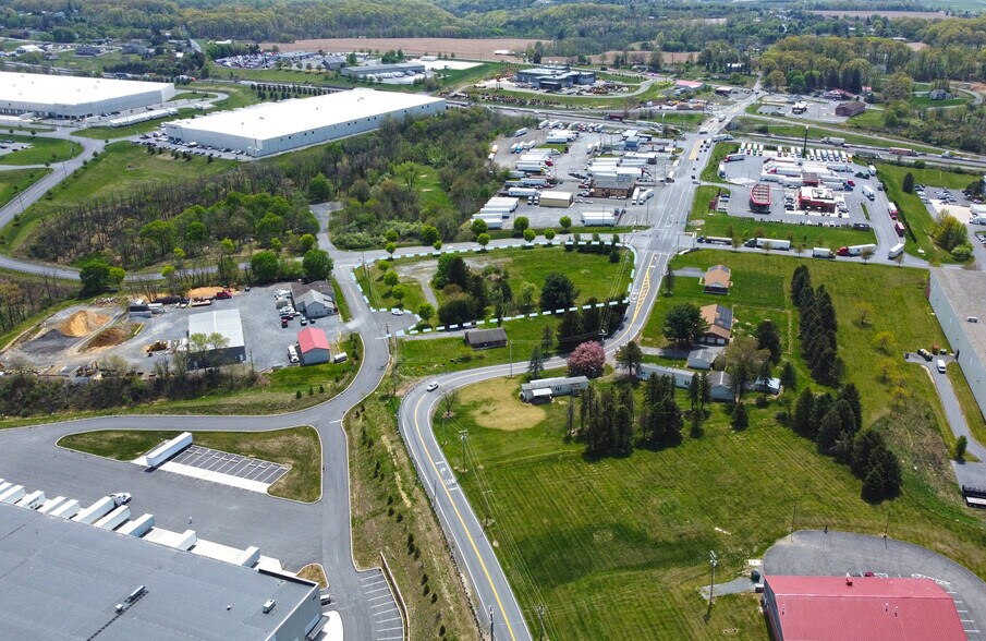 2384 N Kistler Ct, Kutztown, PA for sale - Building Photo - Image 2 of 5