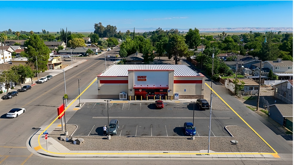 1919 Almond St, Dos Palos, CA for sale - Building Photo - Image 2 of 15