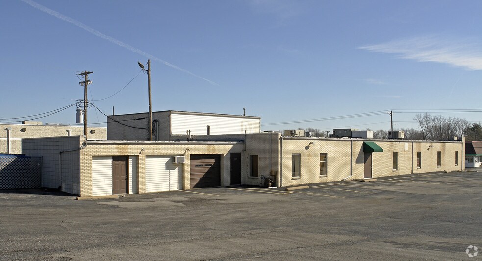 9227-9231 W Florissant Ave, Ferguson, MO à vendre - Photo du bâtiment - Image 2 de 4