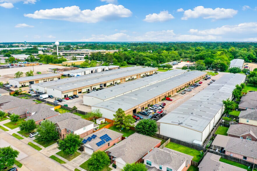 8807-8815 Emmott Rd, Houston, TX à louer - Photo du bâtiment - Image 3 de 33