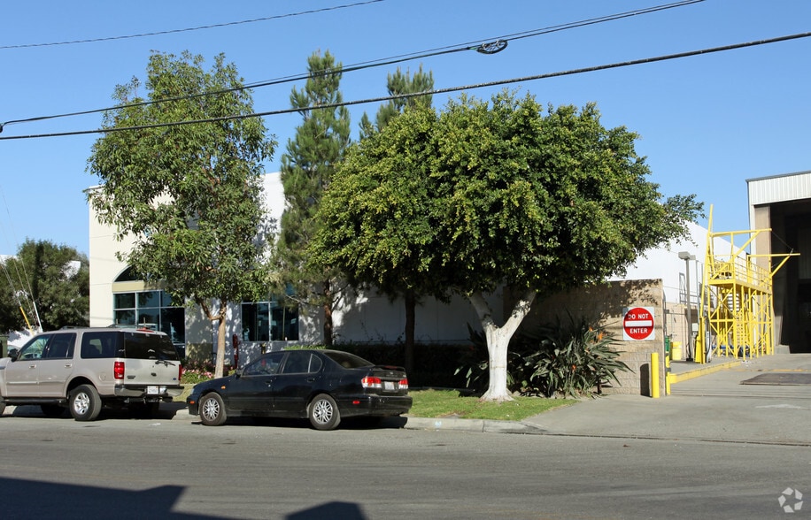 313-337 W Grove Ave, Orange, CA for sale - Building Photo - Image 2 of 2
