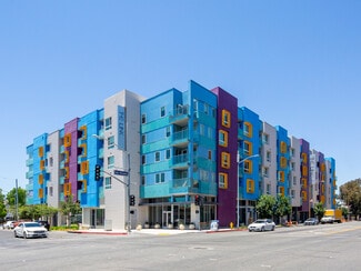 Plus de détails pour 3909 San Fernando Rd, Glendale, CA - Commerce de détail à louer