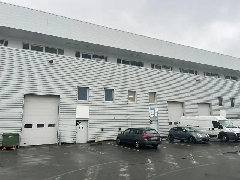 Office in Floirac for lease Building Photo- Image 1 of 9