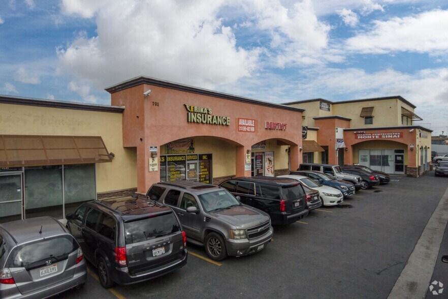 2701 E Gage Ave, Huntington Park, CA à louer - Photo du bâtiment - Image 3 de 6