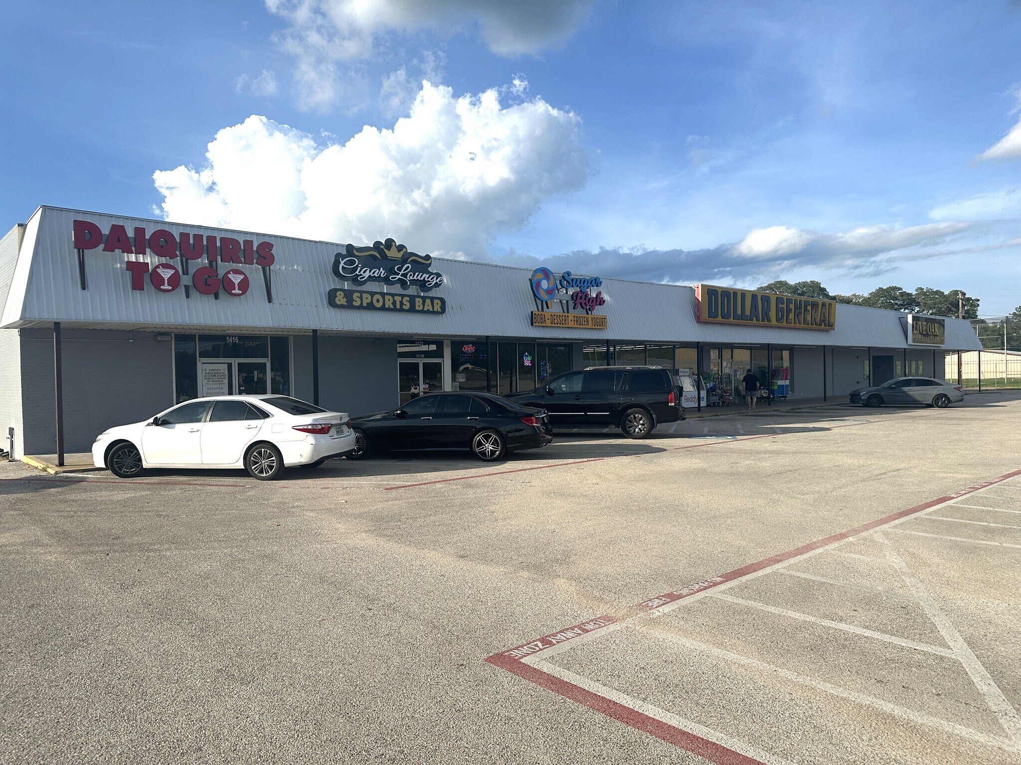 1404 Walnut St, Columbus, TX à louer Photo du bâtiment- Image 1 de 7