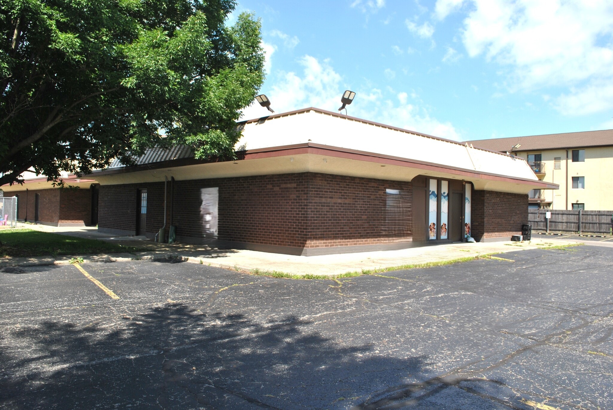 5950 Sharon Woods Blvd, Columbus, OH for lease Building Photo- Image 1 of 8