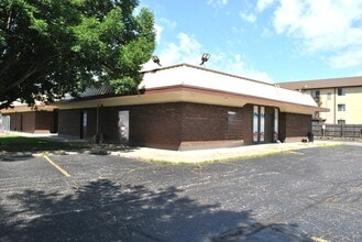 5950 Sharon Woods Blvd, Columbus, OH for lease Building Photo- Image 1 of 8