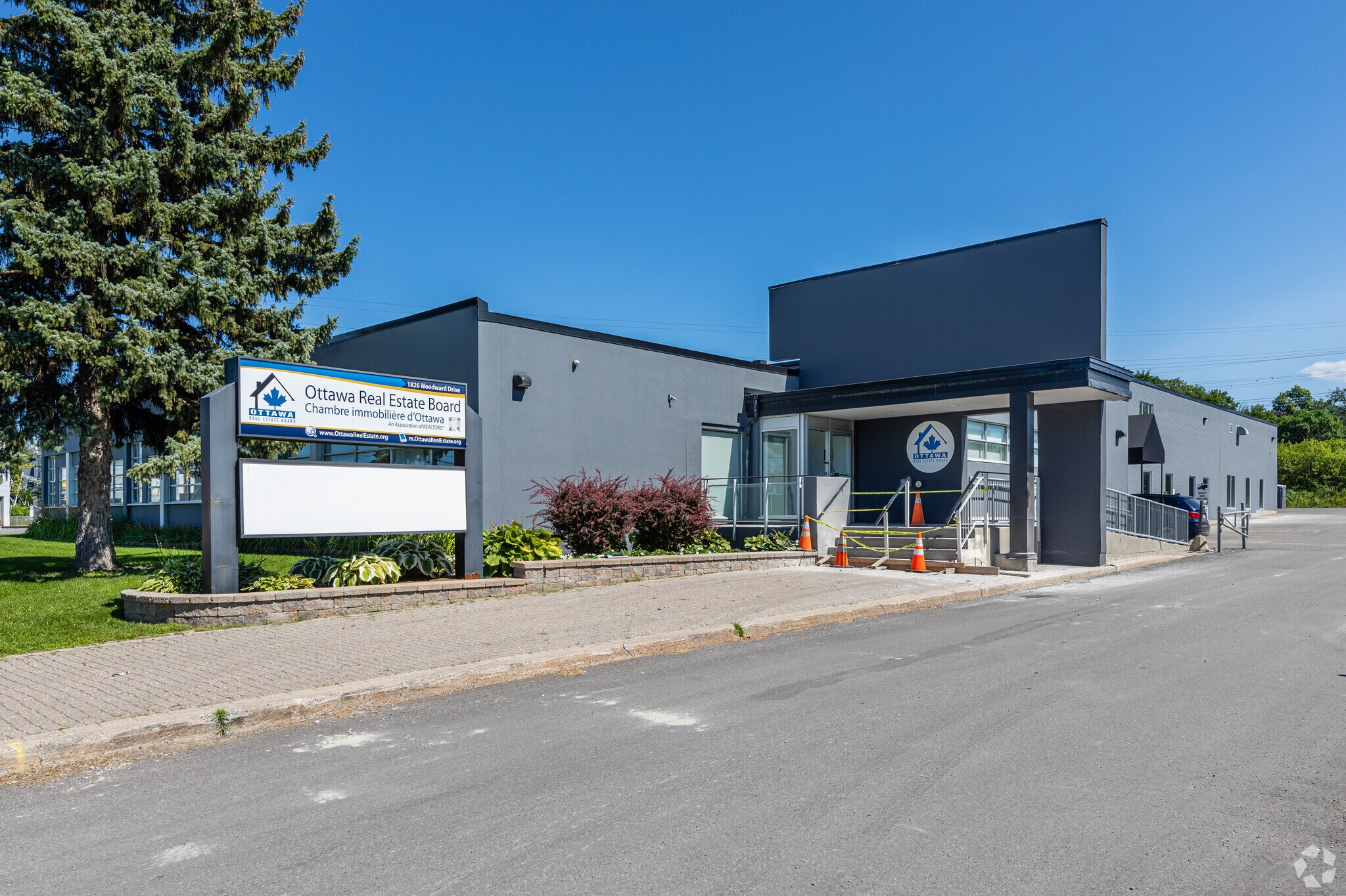 1826 Woodward Dr, Ottawa, ON à vendre Photo principale- Image 1 de 1