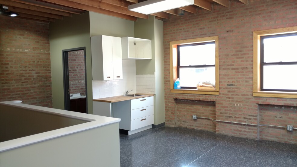 1725 W Hubbard St, Chicago, IL for lease - Interior Photo - Image 3 of 16