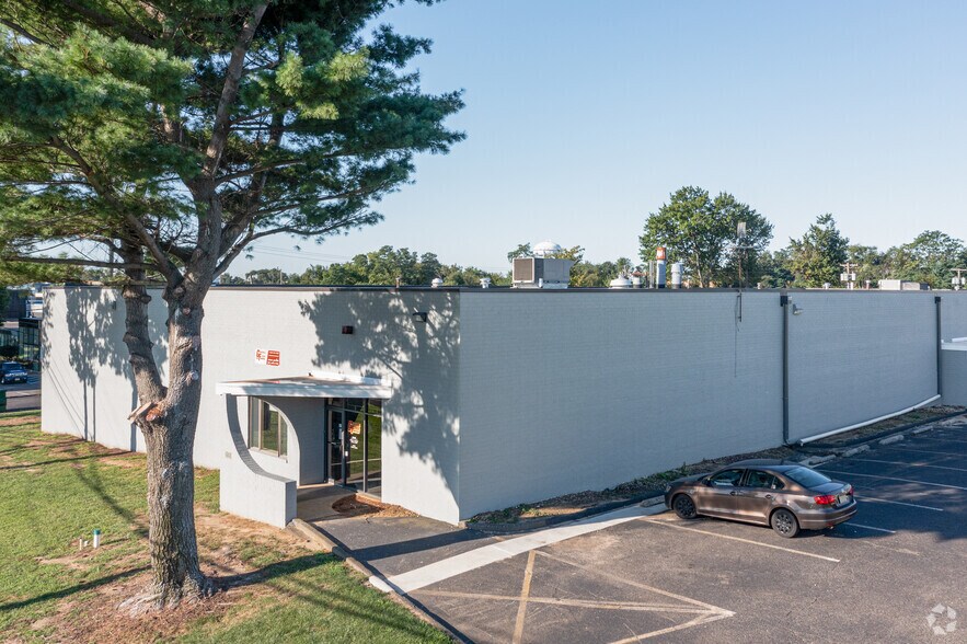 815 Hylton Rd, Pennsauken, NJ à louer - Photo du bâtiment - Image 1 de 6