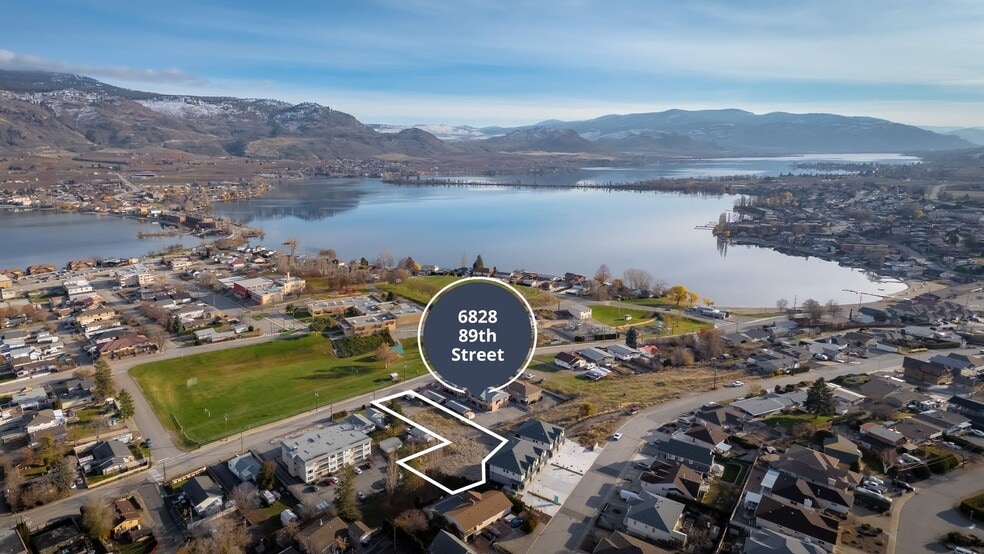 The Osoyoos Collection portefeuille de 2 propriétés à vendre sur LoopNet.ca - Photo du bâtiment - Image 3 de 5