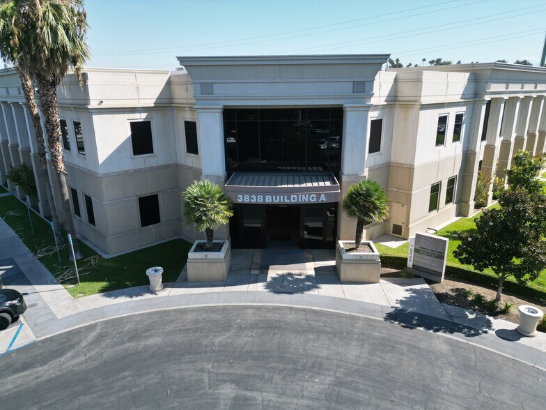 3838 San Dimas St, Bakersfield, CA for lease - Building Photo - Image 2 of 8