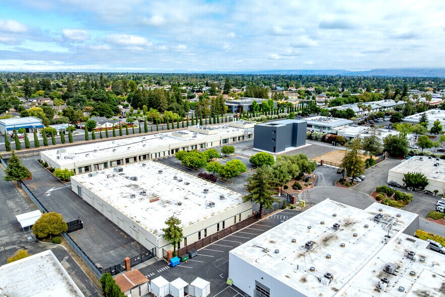 504 Vandell Way, Campbell, CA for sale - Primary Photo - Image 1 of 5